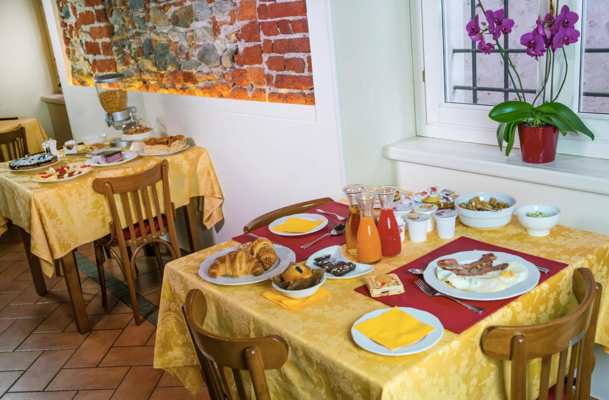 Hotel Sole Sesto Calende Dış mekan fotoğraf